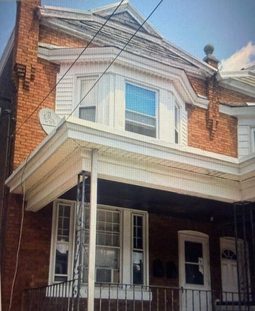 Foto del edificio - 2219 Madison St