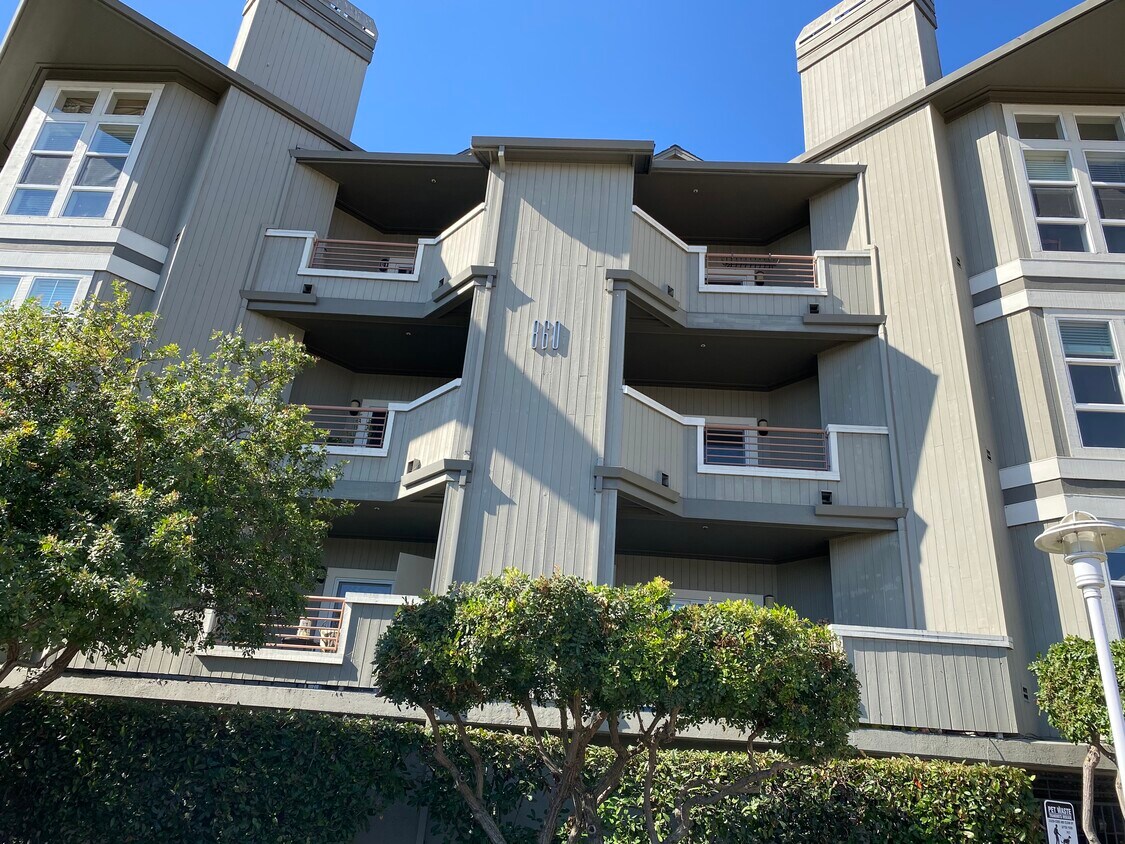 860 Meridian Bay Ln Unit 139, Foster City, CA 94404 Condo for Rent in Foster City, CA