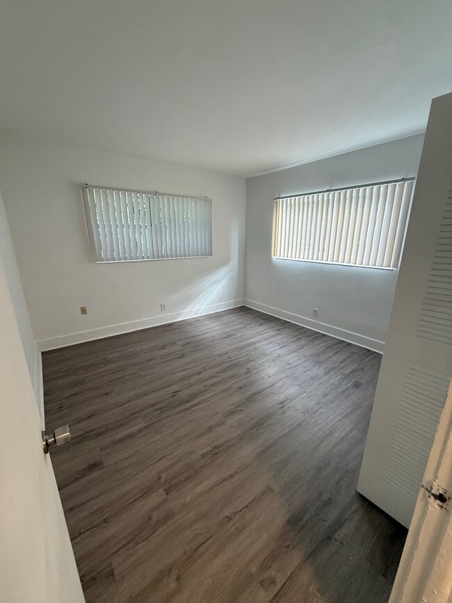 Building Photo - 512 Bayshore Dr