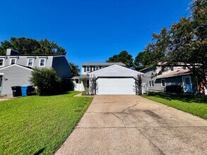 Building Photo - 1527 Oak Knoll Ln