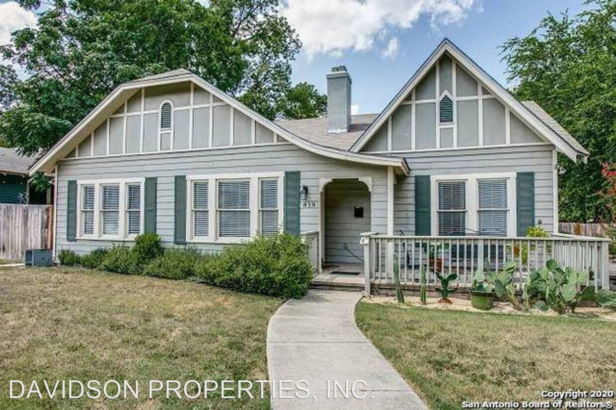 Primary Photo - 4 br, 2 bath House - 819 W. Summit Ave.