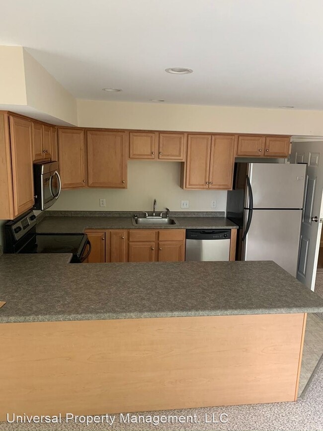 12 Dame St, Kittery, ME 03904 Room for Rent in Kittery, ME