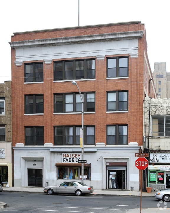 Building Photo - 91 Halsey St