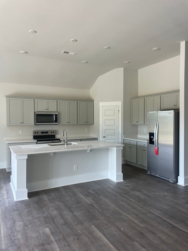Building Photo - 5093 Roundhead Dr