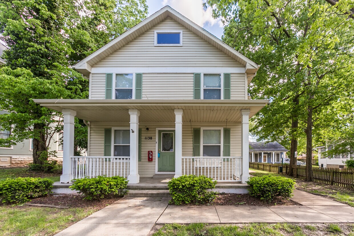 Primary Photo - 2 Bedroom Apartment- Pre-lease for Next se...
