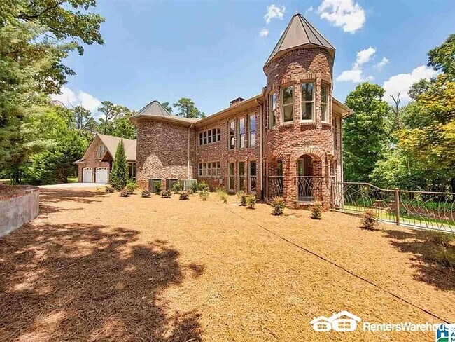 Foto del edificio - Remarkable 5 bedroom 6 bathroom estate loaded with charm