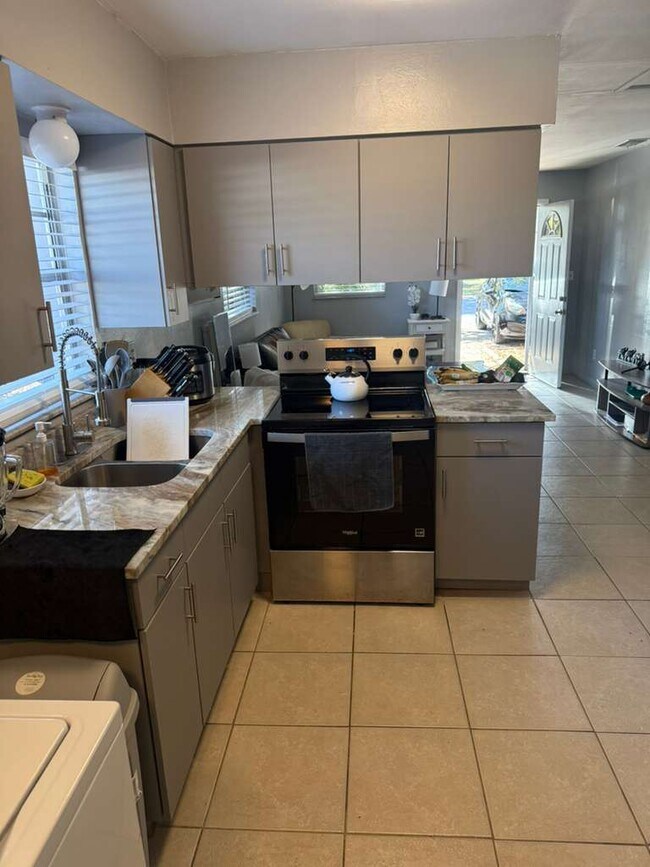 Foto del edificio - 38603 Naomi Ave