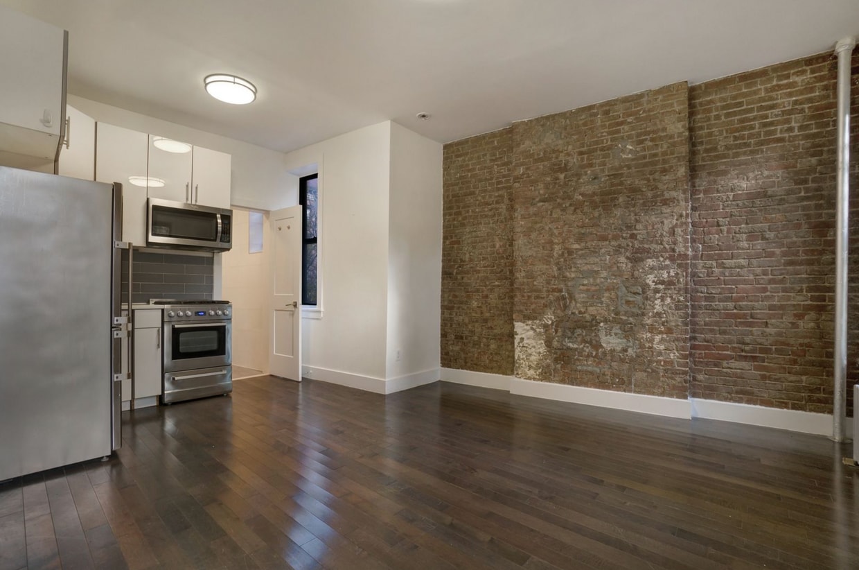 Building Photo - 64 E 1st St