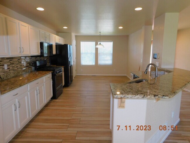 Building Photo - Beautiful Littleton home located in the desired Marston neighborhood!