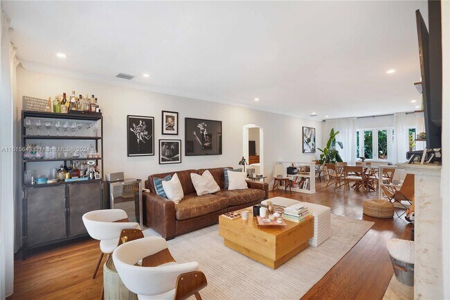 Foto del edificio - 860 NE 75th St