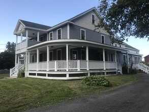 Building Photo - 132 Middle St