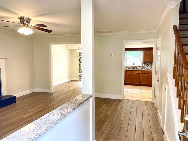 Foto del edificio - Welcome to this beautiful home located in ...