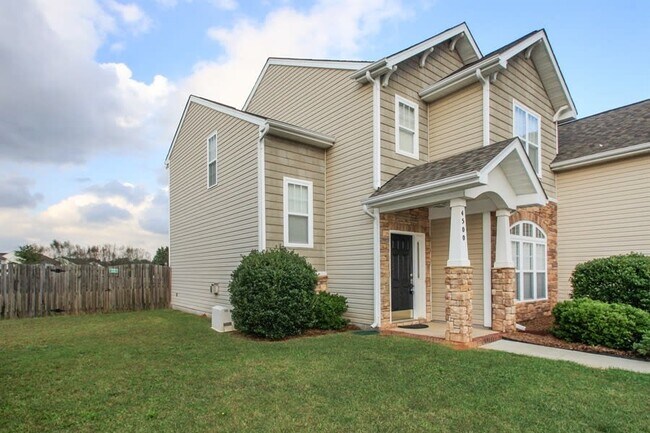 Building Photo - 4500 Sandtyn Dr