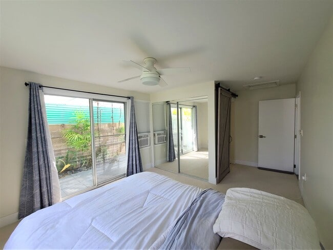 Building Photo - 4 bed, 2 bath, EV on a private lane - comp...