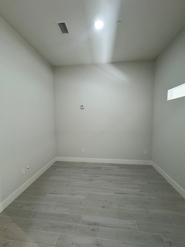 Building Photo - 8226 NW 34th St