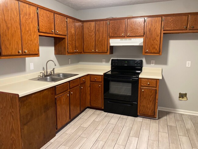 Building Photo - 18 Countryside Dr