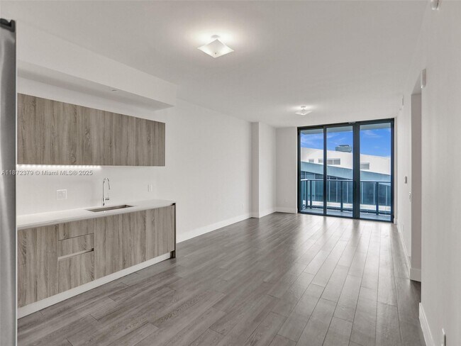 Foto del edificio - 2960 NE 207th St