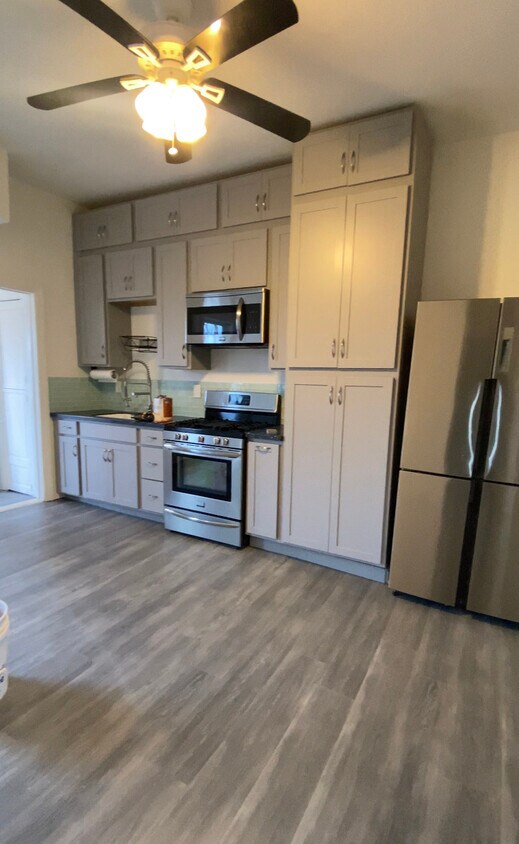Foto principal - 1001 Saratoga St
