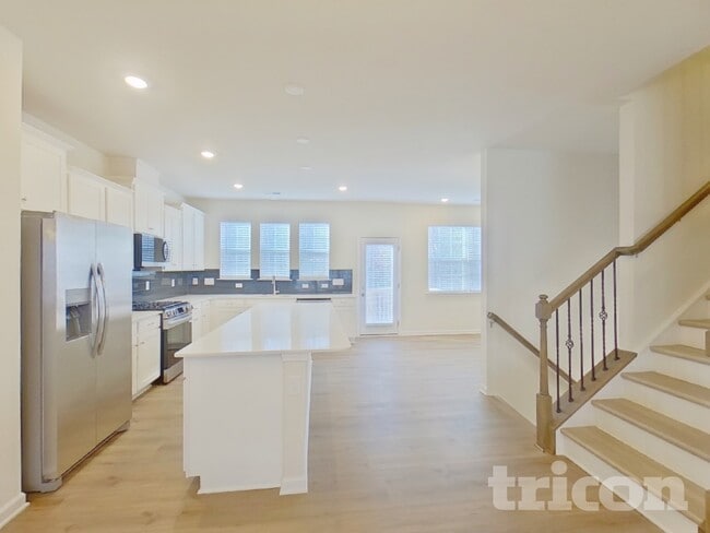 Building Photo - 1041 Bandon Dr