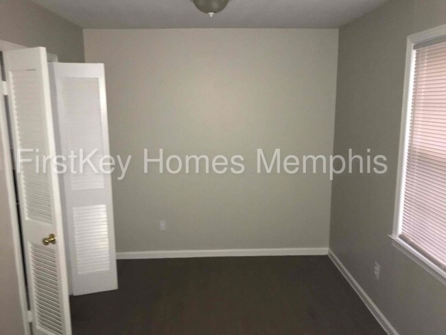 Building Photo - 4637 Applegate Rd