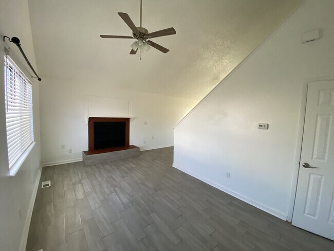 Foto del edificio - 3 bedroom - Allison