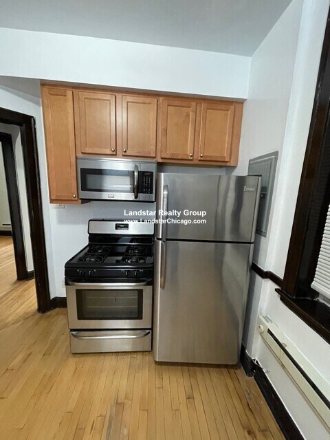 Building Photo - 3036 N Ashland Ave