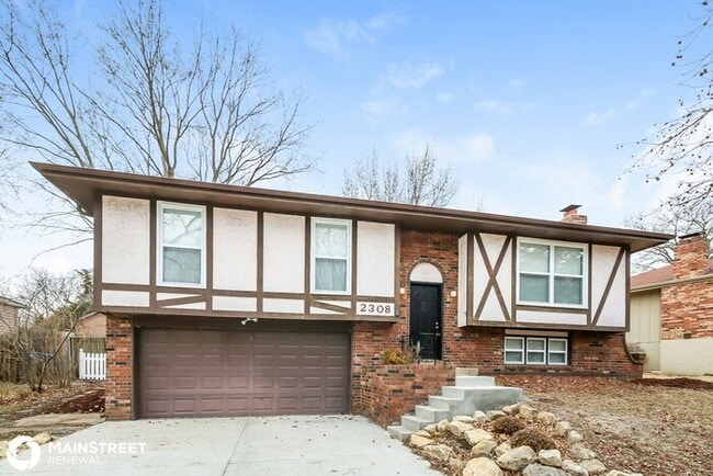Building Photo - 2308 S 17th Terrace