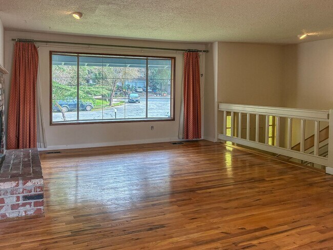 Foto del edificio - Beaverton Home Available ! Inquire today for a tour !