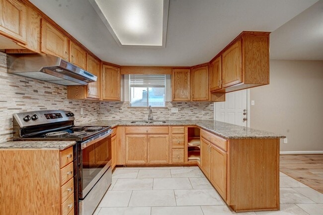 Photo - 6331 Oaknut Drive Unit House