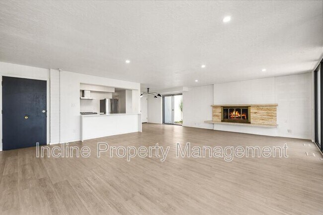 Building Photo - 2010 Laurelhurst Dr E