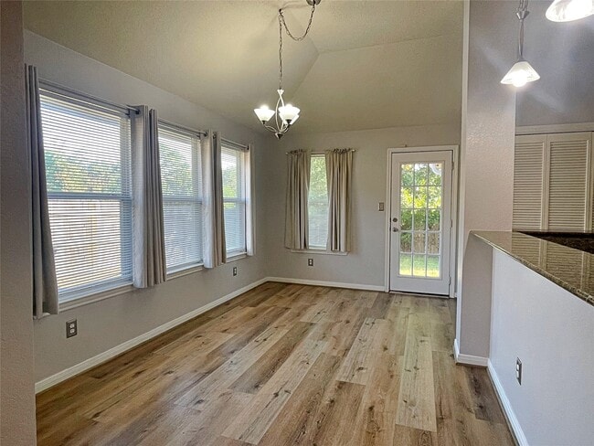 Building Photo - 305 Duprie Dr