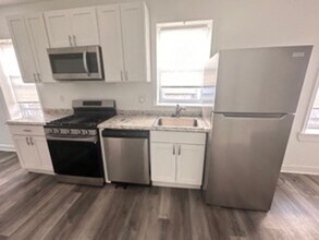 Building Photo - 4931 Walnut St