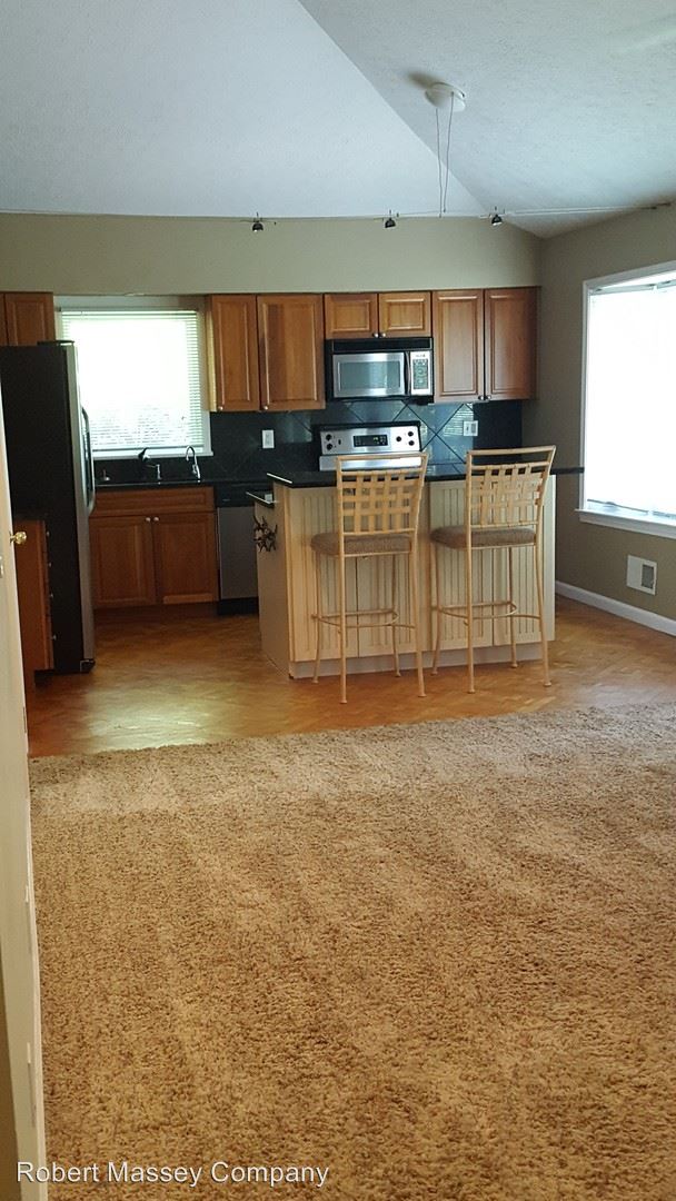 Building Photo - 1202 Hunters Path