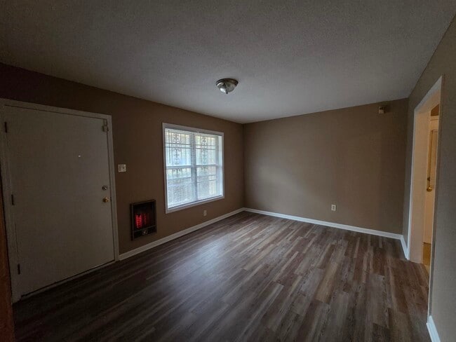 Foto del edificio - 2192 Lisa Ave