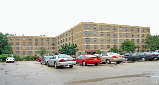 Foto del edificio - Coliseum Senior Residence