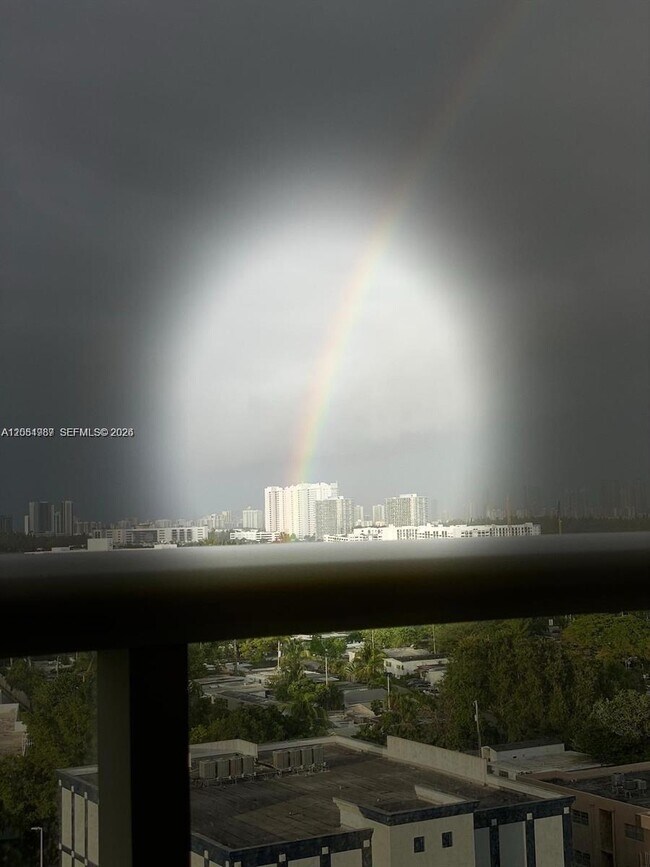 Foto del edificio - 13499 Biscayne Blvd