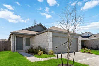 Building Photo - 21002 Longwitton Ln