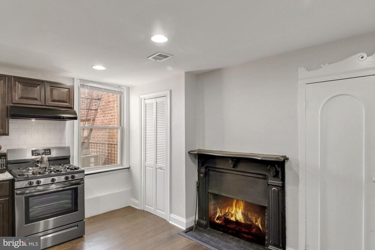 Primary Photo - 857 N Howard St