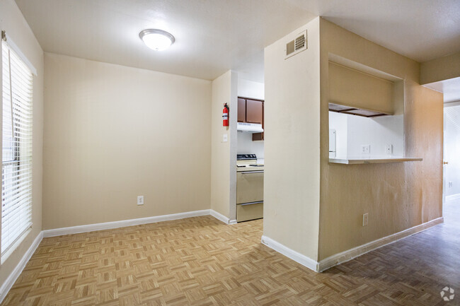 1 BR, 1 BA - 692 SF - Timbers of Inwood Forest