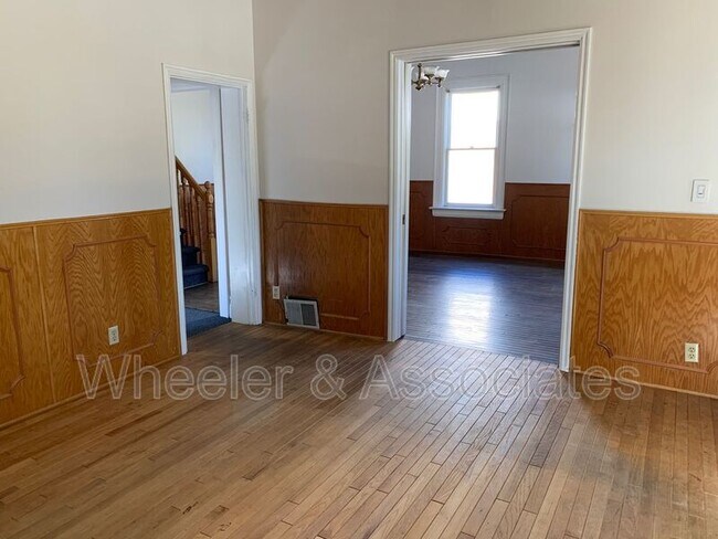 Photo - 845 E 400 S House