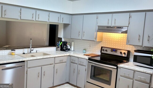 Foto del edificio - 106 Plantation Oaks Dr