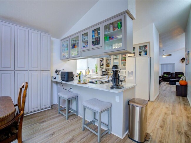 Foto del edificio - Beautiful 3-Bedroom, 2-Bathroom Home with Spacious Backyard