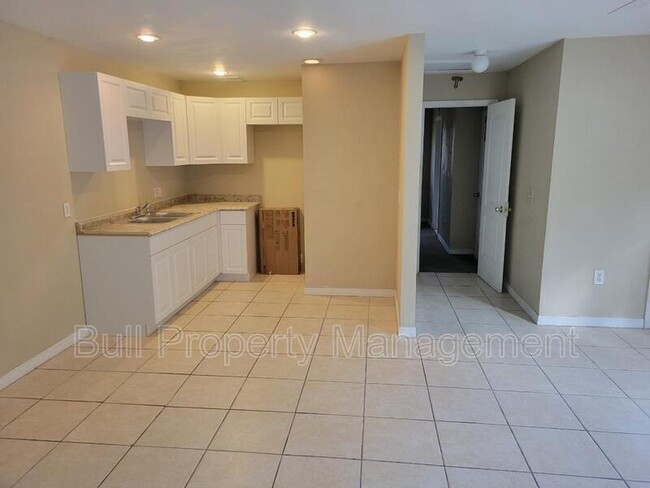 Foto del edificio - 2328 Coleman Pl
