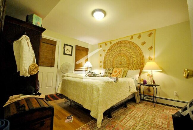 Foto del edificio - Large 3 bed in Brookline