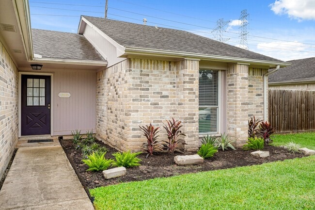 Foto del edificio - 2911 Garden Ln
