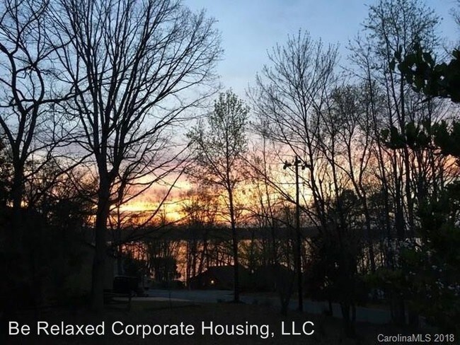 Foto del edificio - 3 br, 2 bath House - 7032 Cambridge Court