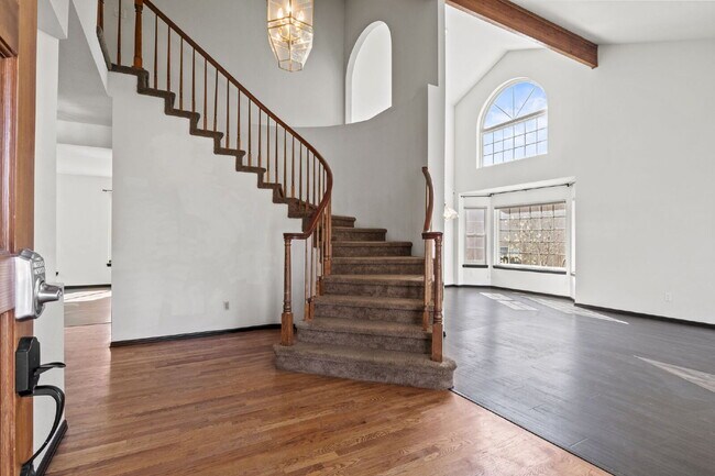 Foto del edificio - Huge Open-Concept Home in the Vibrant Briargate Neighborhood!
