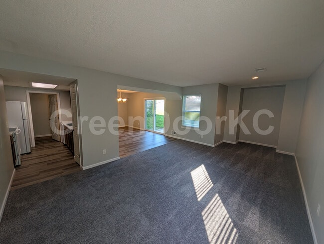 Building Photo - 16520 W 141st St