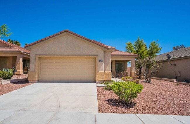 Building Photo - 3 Bedrooms & a sparkling Pool!
