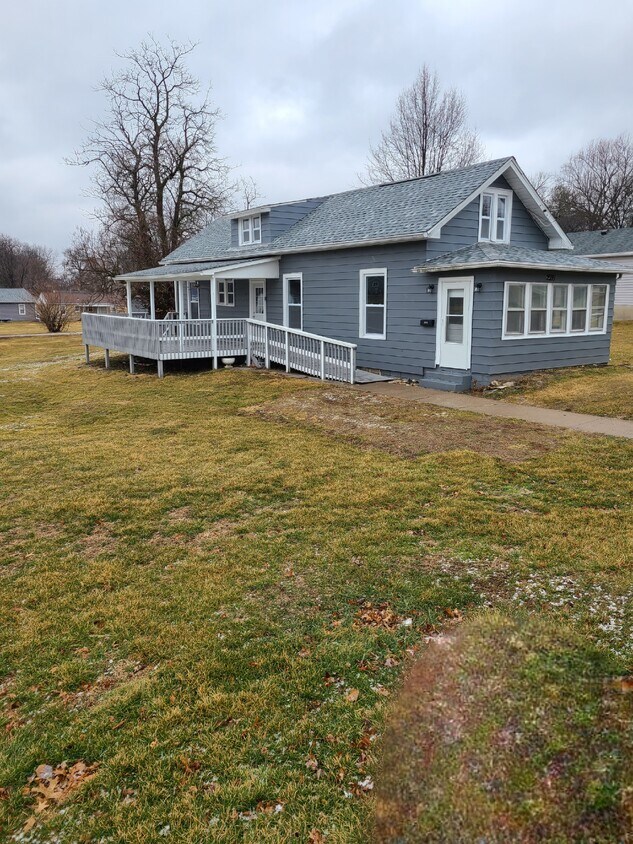 2035 Spruce St, Quincy, IL 62301 House Rental in Quincy, IL